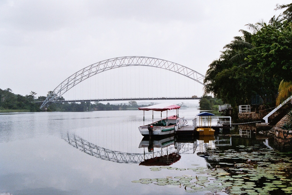 Volta River and bridge between Volta region (left) and Eastern region. Photo (c) Remo Kurka, Ghana